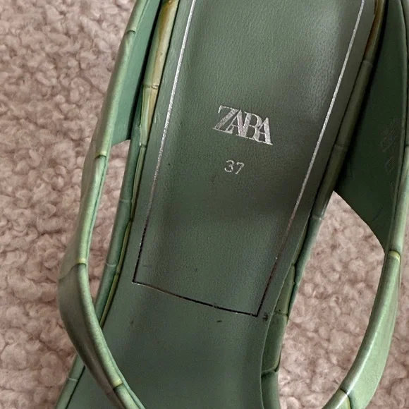 ZARA Sage Green Croc-Embossed Heels - Picture 7 of 9